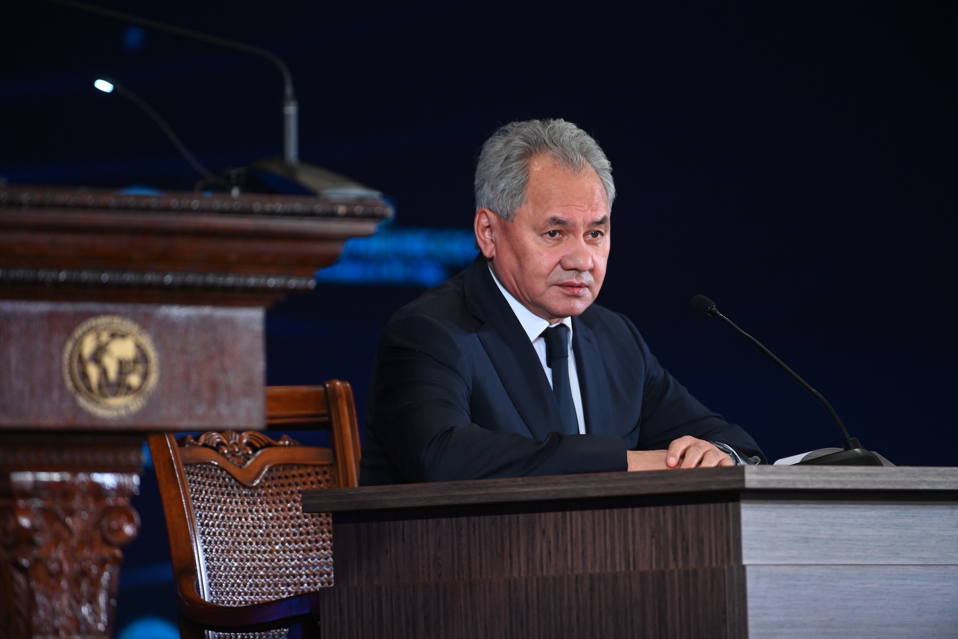 Шойгу заявил, что ситуация вокруг Ирана грозит миллионам людей голодом и нищетой