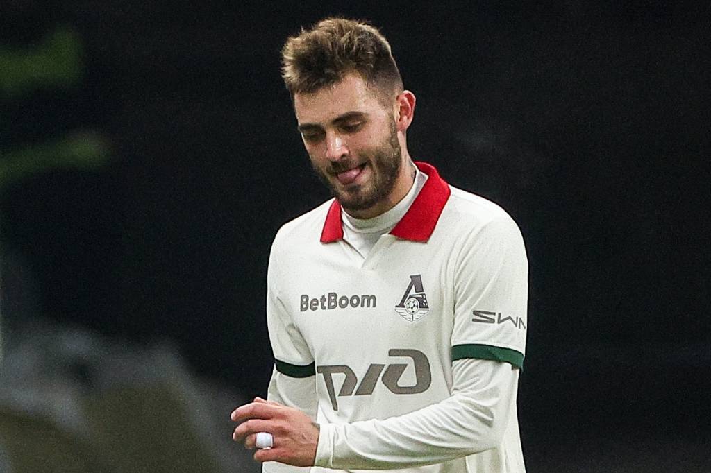 Защитника Локомотива застукали на вечеринке с кальяном и алкоголем в день матча против Оренбурга