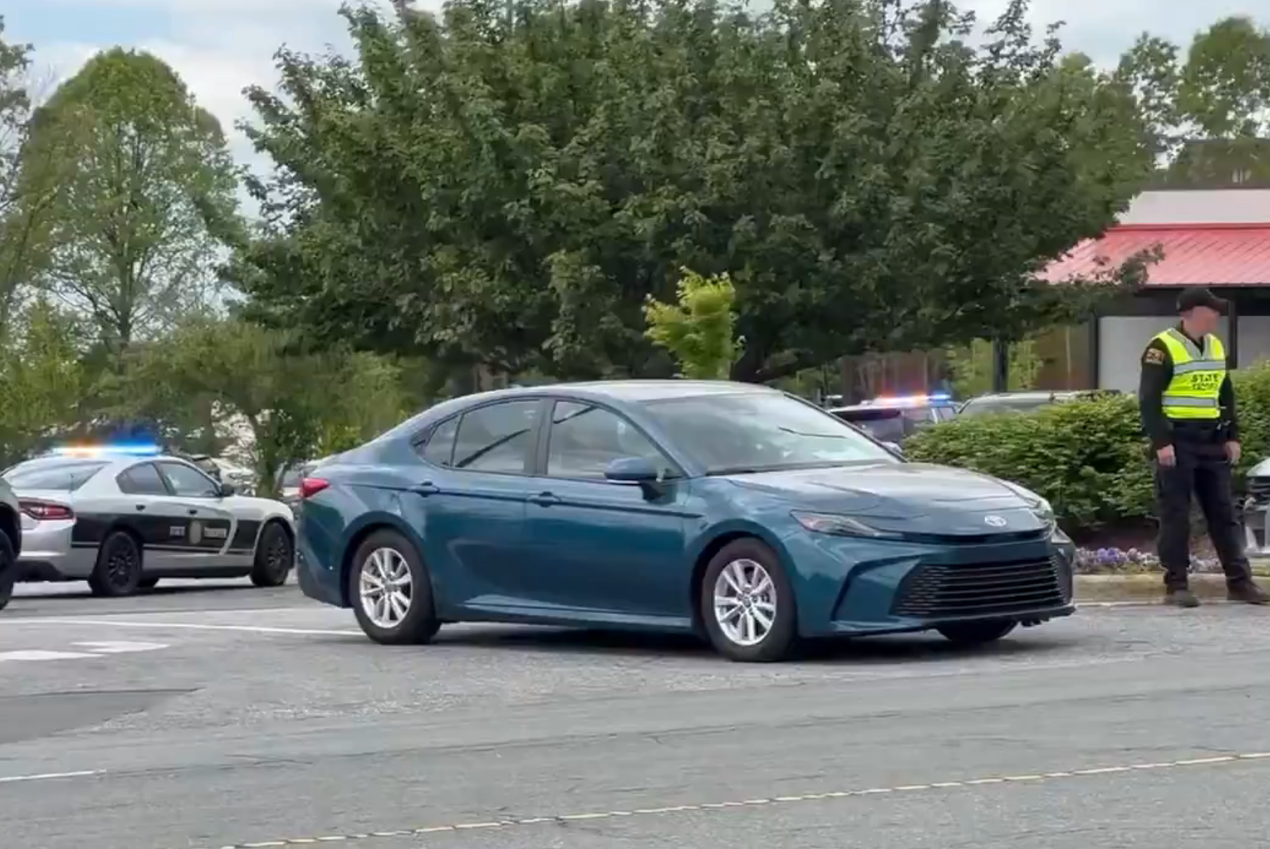 Двое подростков погибли и пятеро пострадали при перестрелке в Северной Каролине