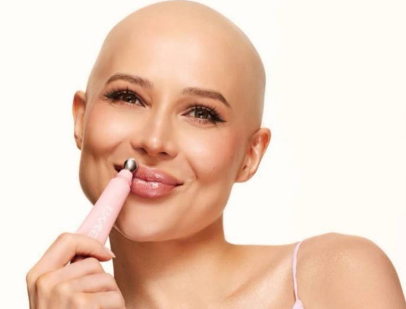 &laquo;Даже если меня не будет&raquo;: Лерчек со слезами на глазах запустила новый косметический бренд