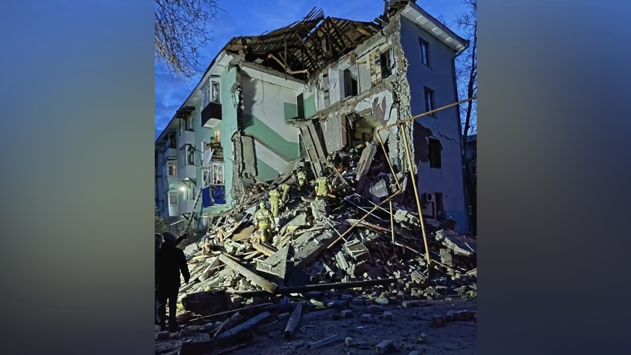 На место обрушения подъезда в Сызрани направили дополнительные силы МЧС