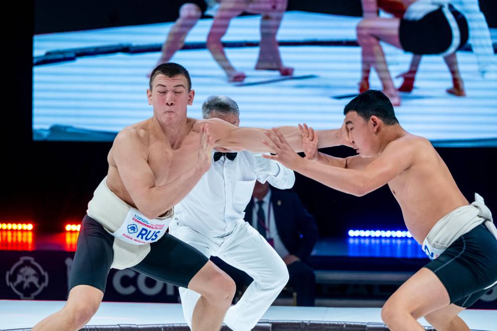 Одна ошибка &mdash; и всё: Сумоист Чайка раскрыл самое жесткое правило сумо