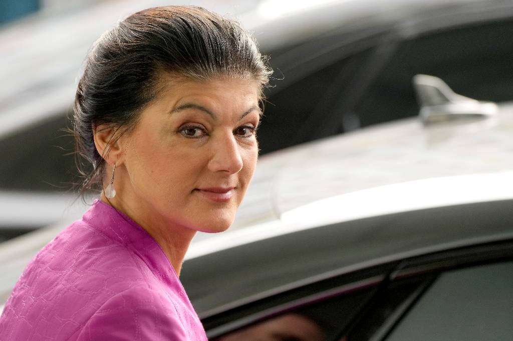 Почему за Киев платят немцы, а не свои олигархи Вагенкнехт задалась неудобным вопросом