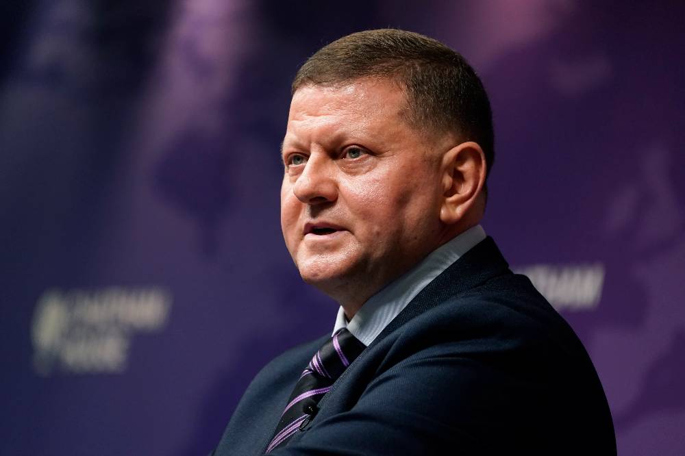 &laquo;Абсолютная бессмыслица&raquo;: Залужный публично усомнился в правдивости заявлений Зеленского о ВСУ