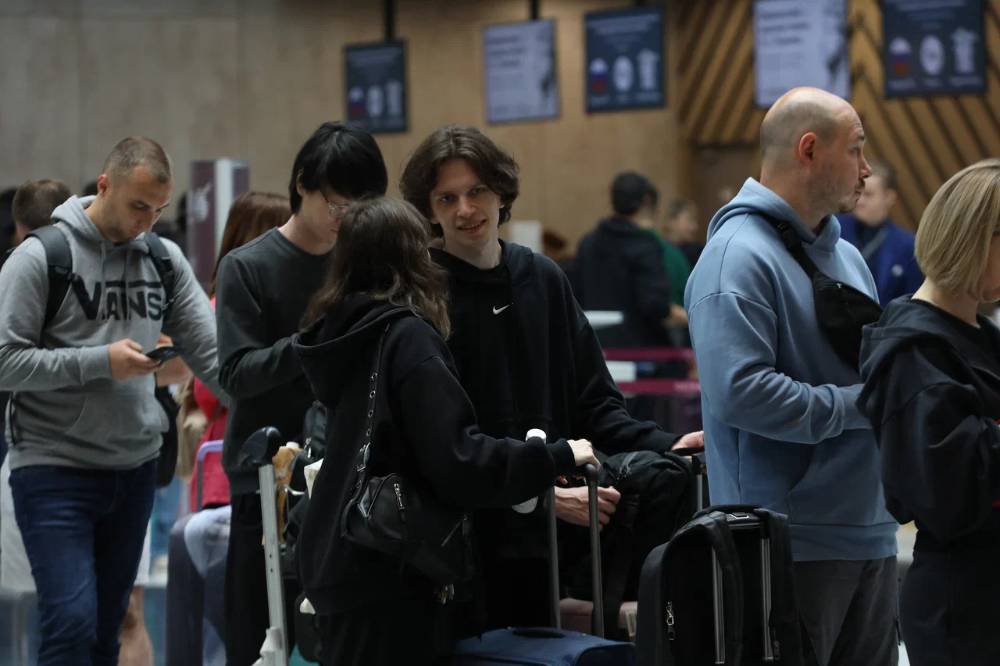 Ещё пять российских аэропортов временно закрыли на приём и выпуск самолётов