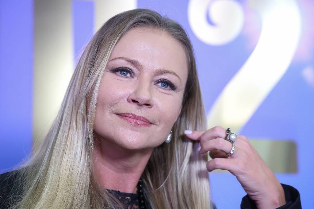 Развод, о котором молчали три года: Миронова скрывала расставание с молодым мужем, а теперь он судится с ней из-за сына