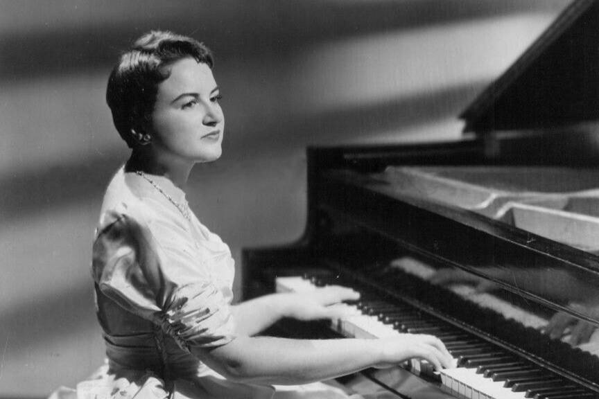 На 102-м году жизни скончалась последняя ученица Рахманинова &mdash; Рут Сленчиньска