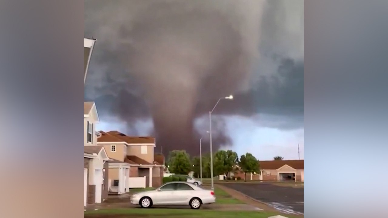 На штат Оклахома обрушился торнадо: пострадали не менее 10 человек