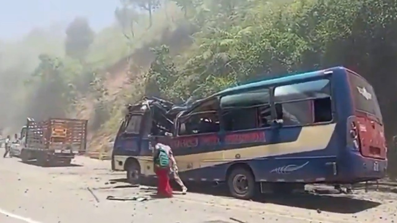 Террористы взорвали шоссе в Колумбии, 7 человек погибли и 20 ранены