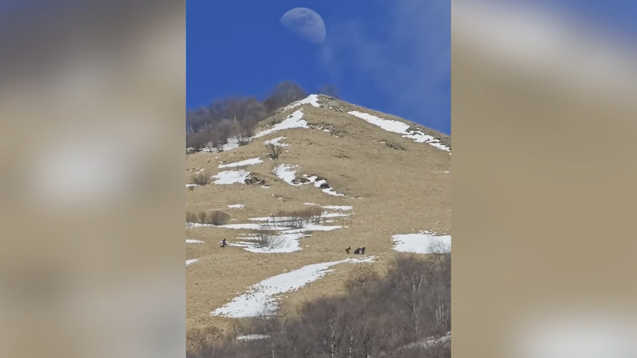 Парапланериста после жёсткой посадки сняли с вершины горы в КБР