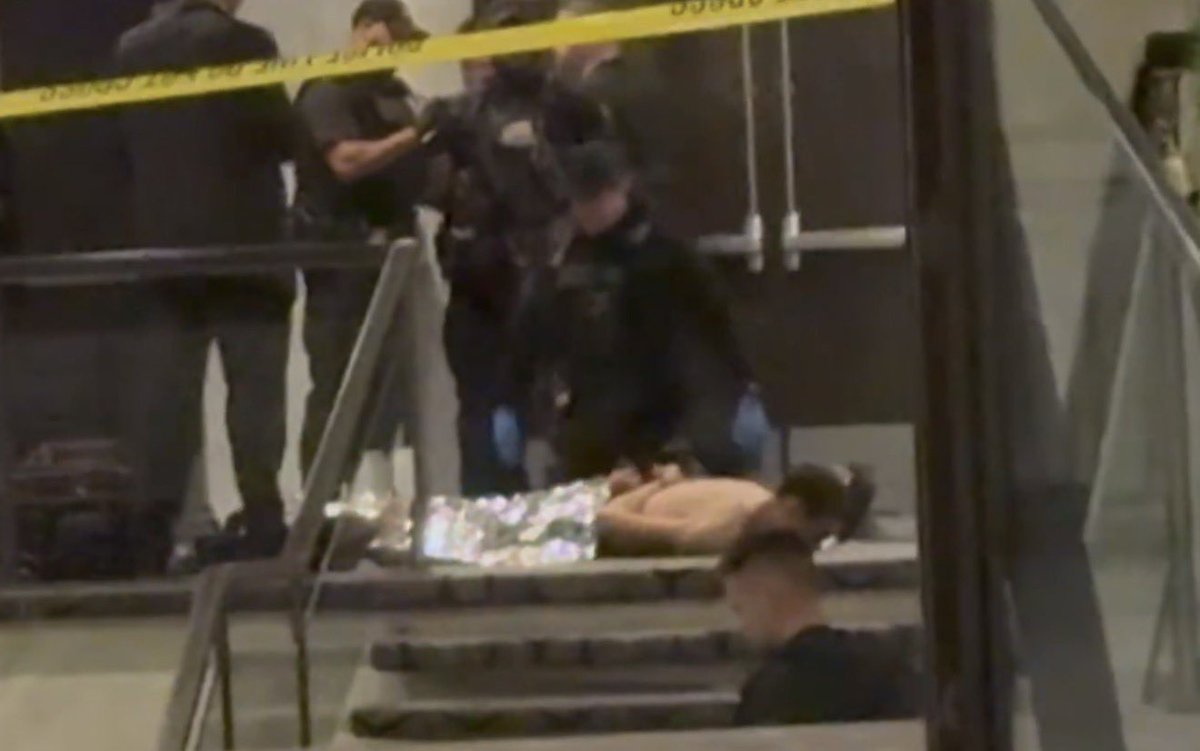 Появилось первое видео со стрелявшим на приёме с участием Трампа