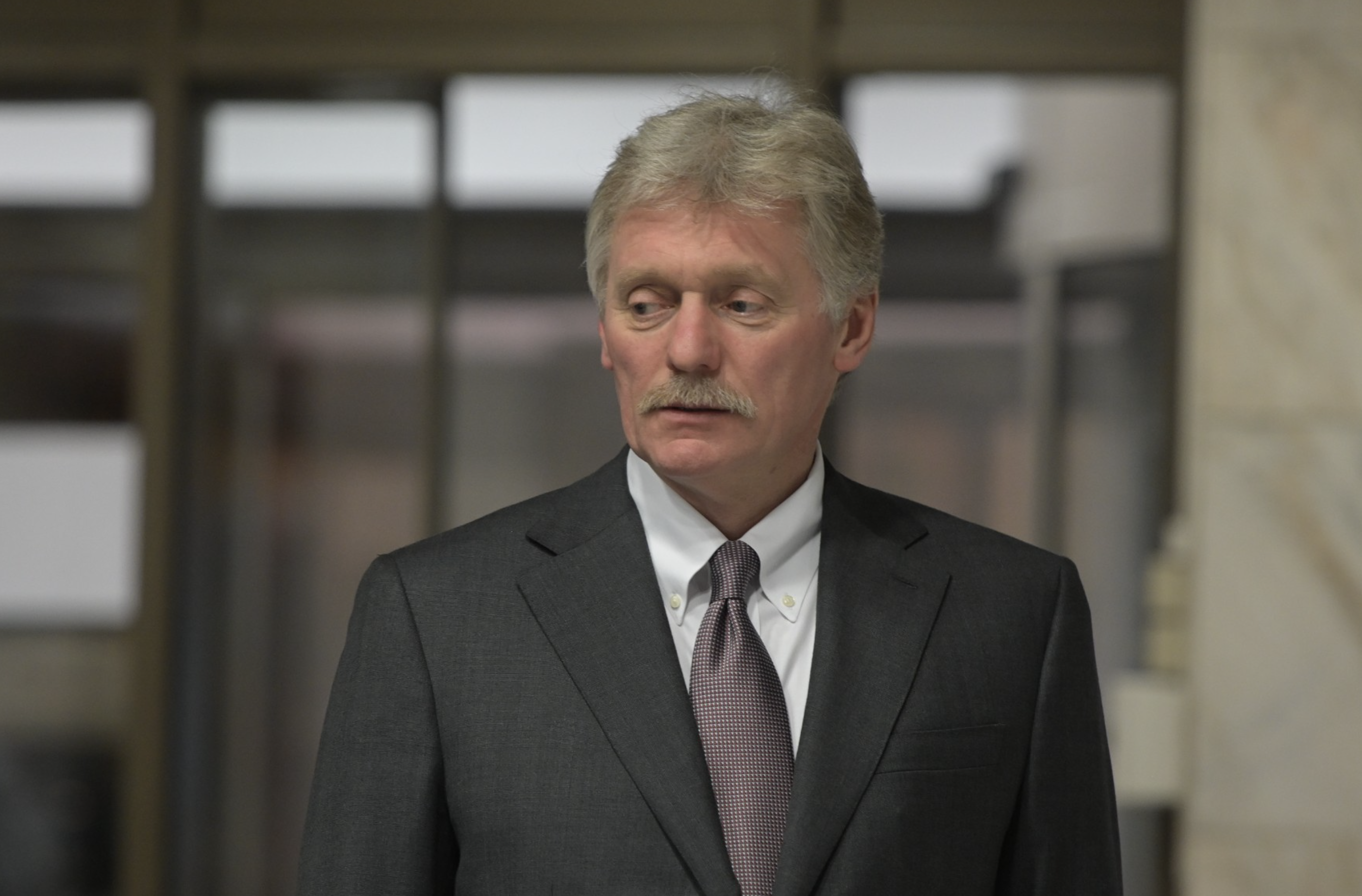 Песков не стал раскрывать свою партийную принадлежность, сравнив её с верой