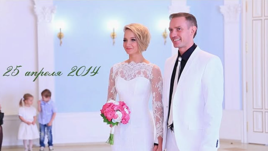 &laquo;Самый крутой, самый сильный&raquo;: Домнина опубликовала архивное фото со свадьбы и призналась в любви Костомарову