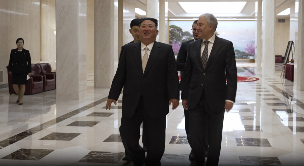 Володин встретился с Ким Чен Ыном в Пхеньяне и передал послание от Путина