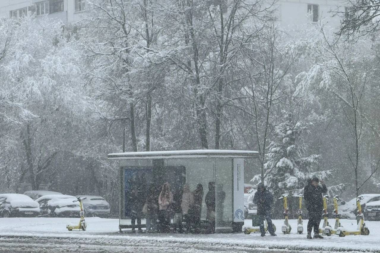 Как метеозависимым пережить падение давления и быть продуктивными: инструкция от врача