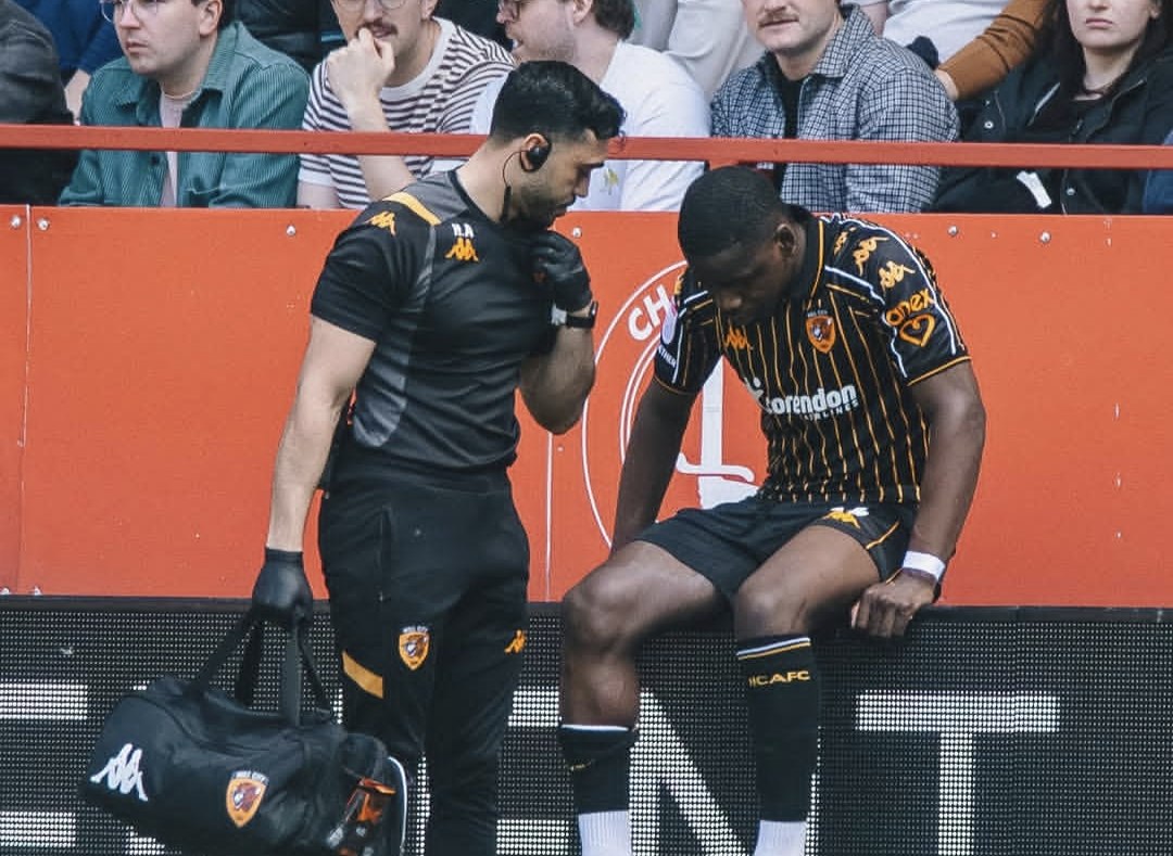 Самый невезучий футболист: Полузащитник &laquo;Халл Сити&raquo; выбыл до 2027-го, успев сыграть лишь 10 минут за 14 месяцев