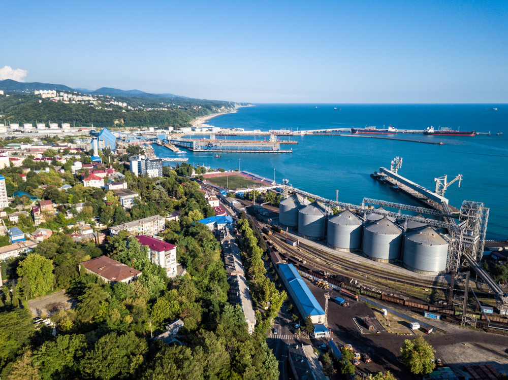 Делегация из Геленджика отправилась в Туапсе для оказания помощи в ликвидации ЧП