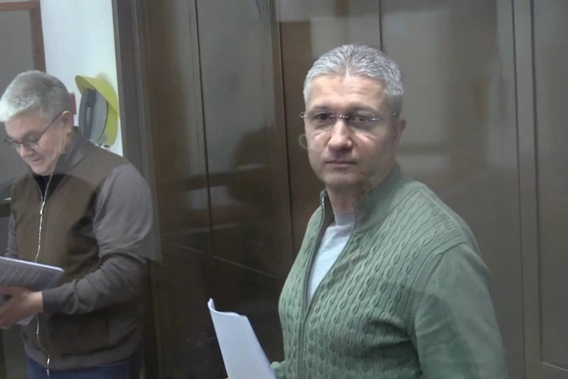 С экс-замминистра Минобороны Иванова взыскали долг за коммуналку