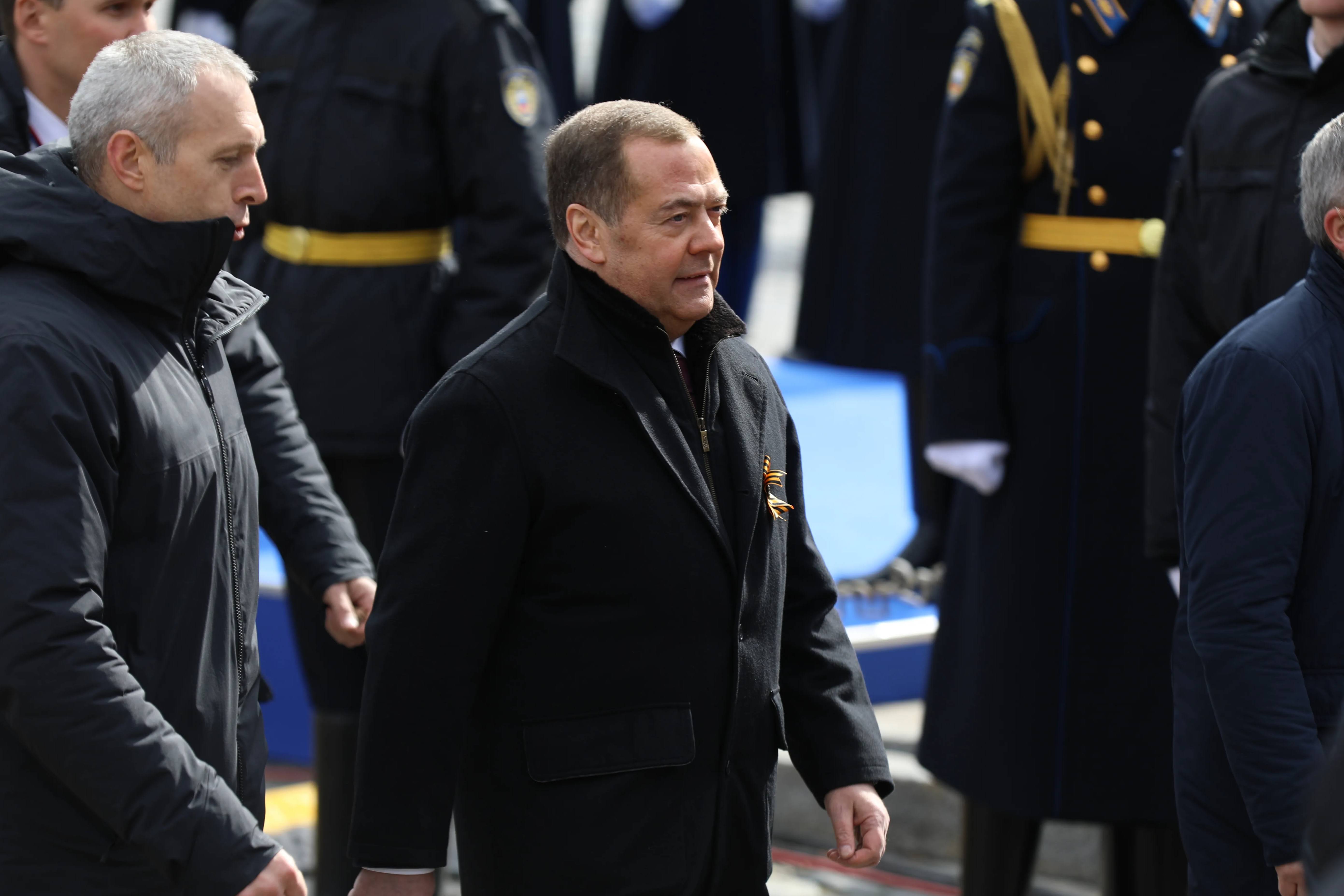 Медведев: ЕС может создать военный альянс хуже НАТО