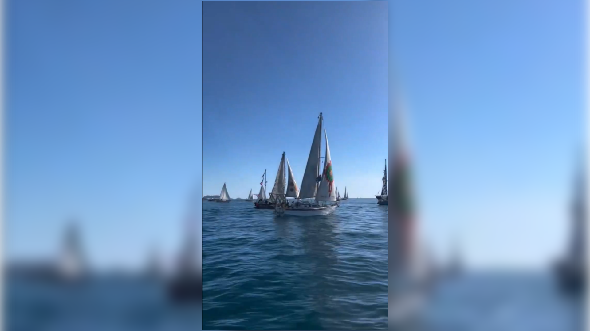 Корабли с помощью для Газы подали сигнал SOS после приближения военных катеров