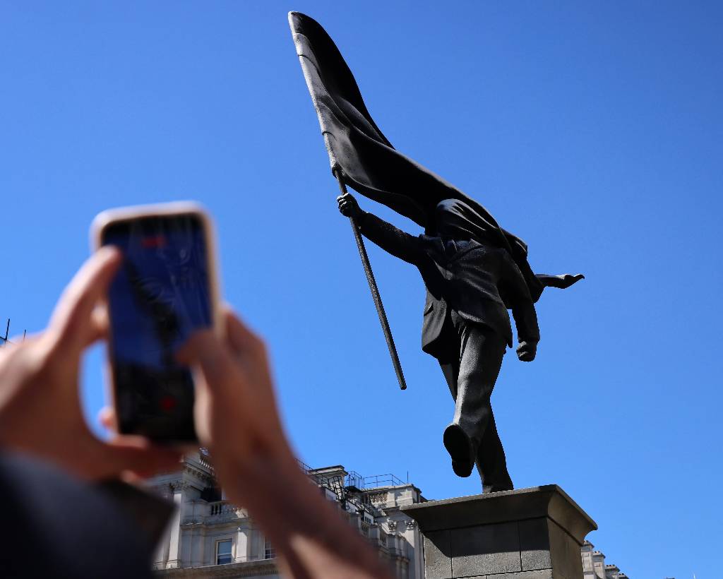 В Лондоне появилась новая загадочная статуя с подписью Бэнкси