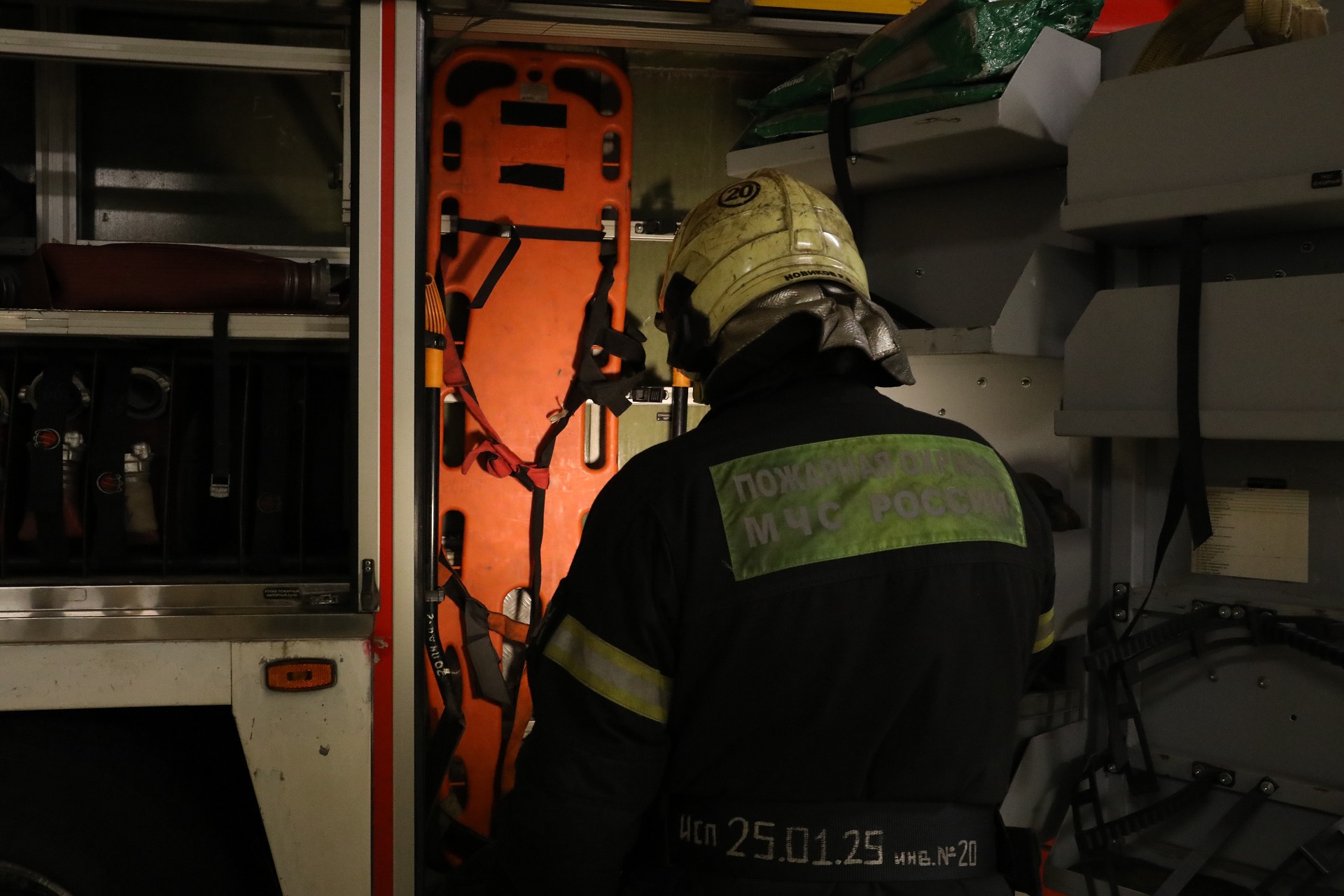 В Новороссийске после атаки БПЛА полыхают две квартиры