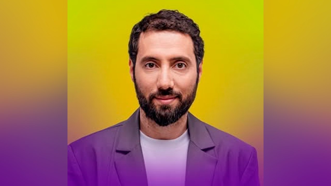 Я никогда не хотел жить здесь: Сбежавший из РФ комик Романов получил ВНЖ в Португалии благодаря дочери