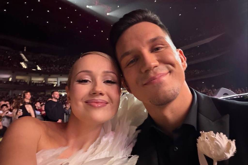 Клава Кока посвятила песню Диме Масленникову после объявления о помолвке