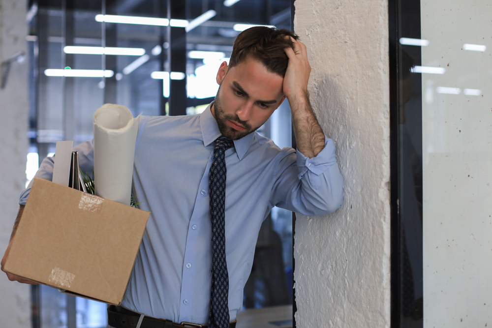 &laquo;Режут не слабых, а заменяемых&raquo;: Россиянам раскрыли, почему сокращают опытных &laquo;середняков&raquo;