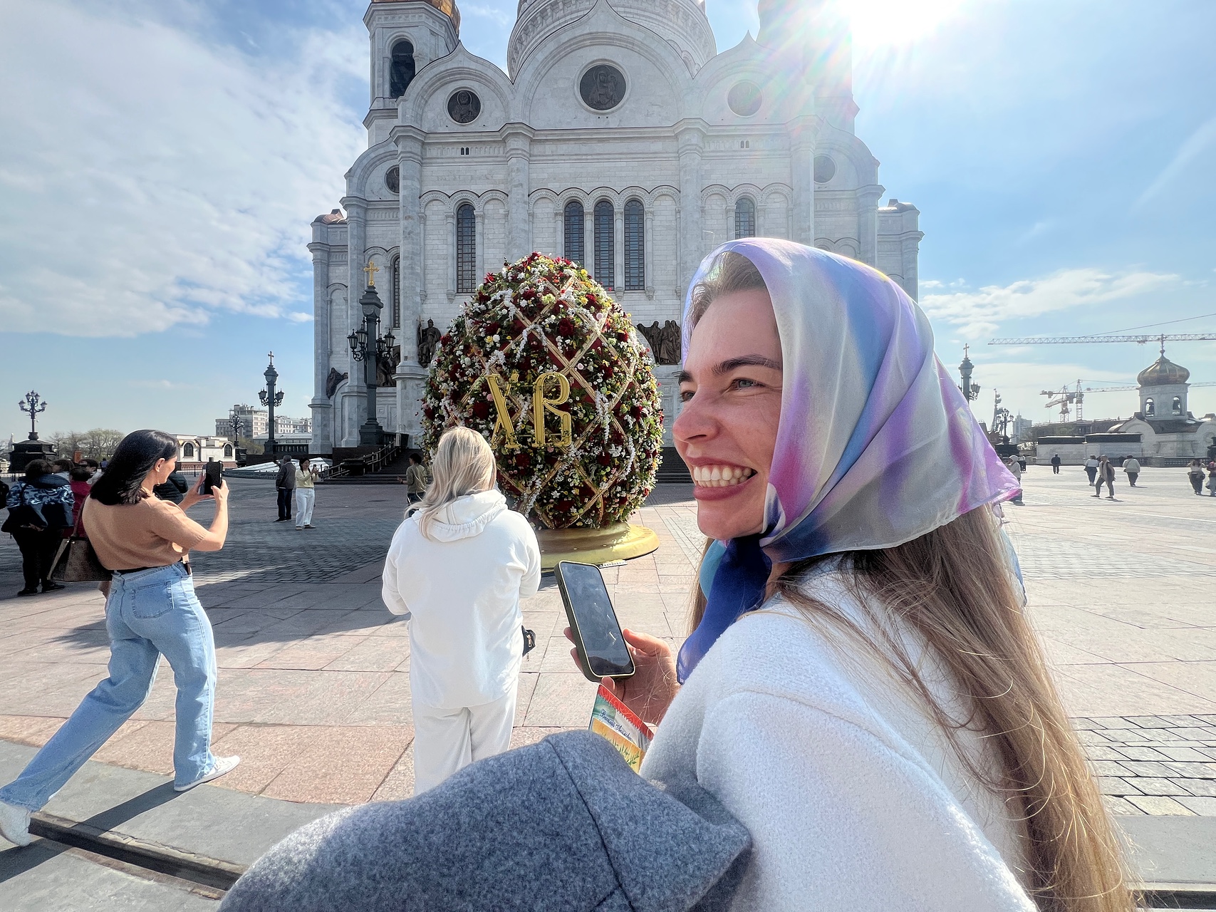 Луковая шелуха vs. гранат, изюм vs. дубайский шоколад: Гастрономические тренды Пасхи-2026 у россиян