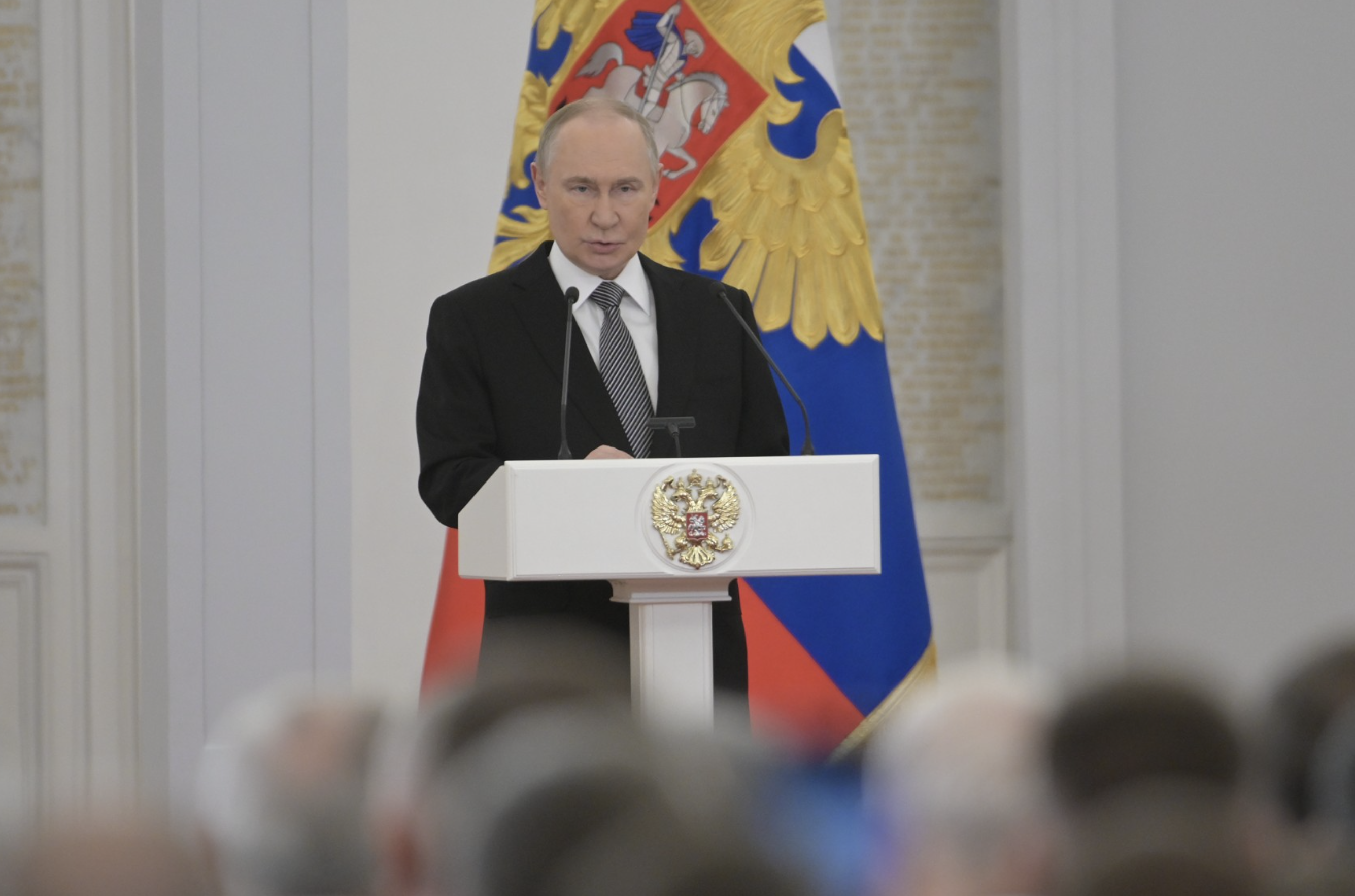 Путин назвал приоритетом развитие ракетно-космического комплекса России