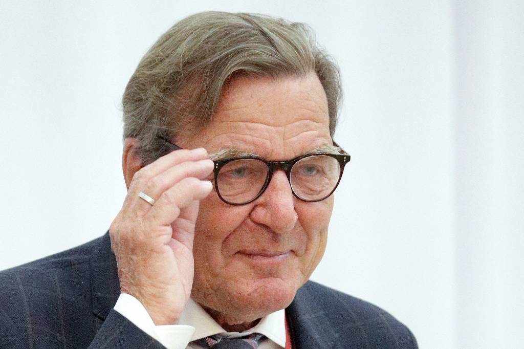 &laquo;Большой жест&raquo;: В Германии оценили инициативу Путина по привлечению Шрёдера к переговорам