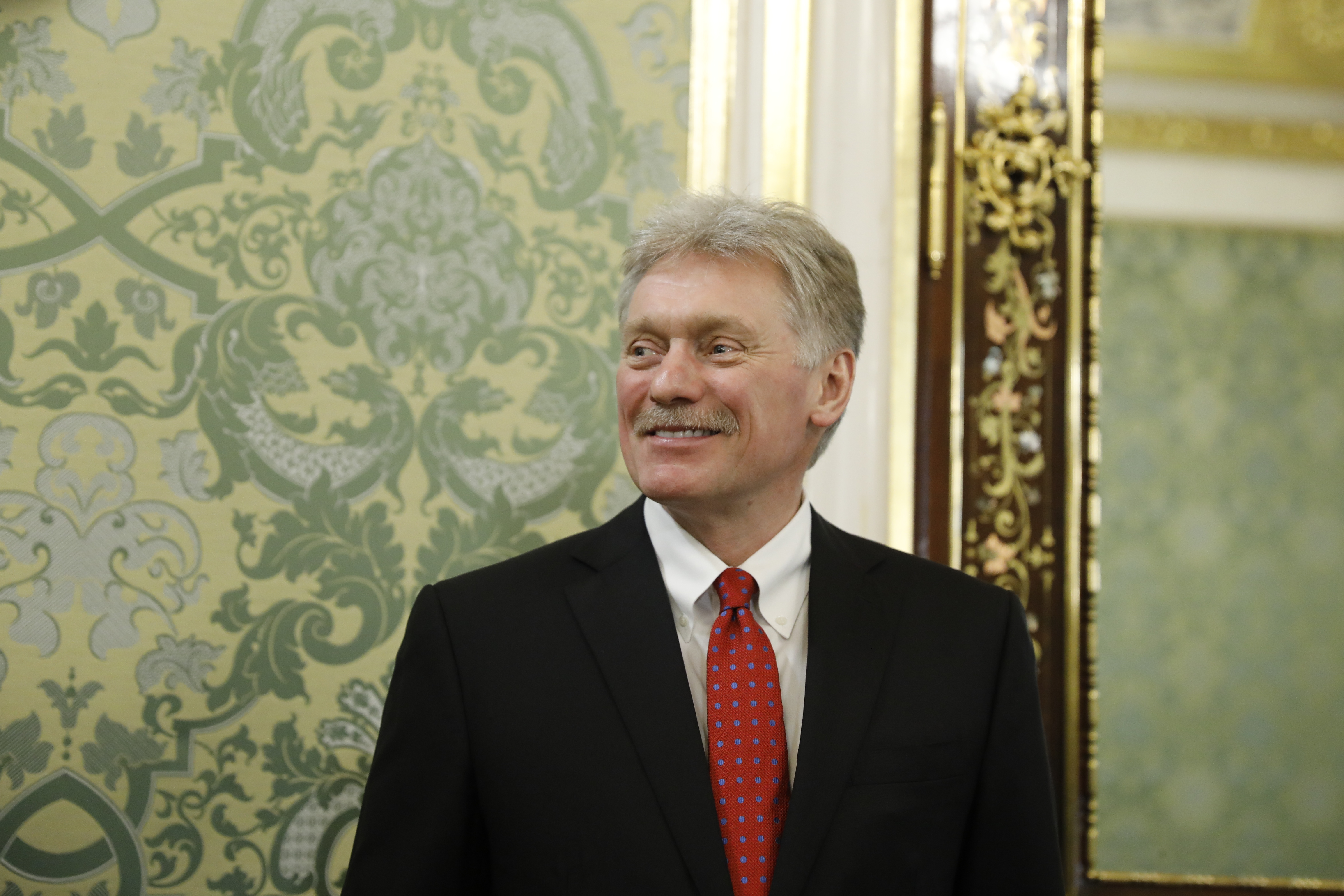 Песков назвал бороду &laquo;стрёмом&raquo;, а роскошные усы &mdash; &laquo;супер норм&raquo;