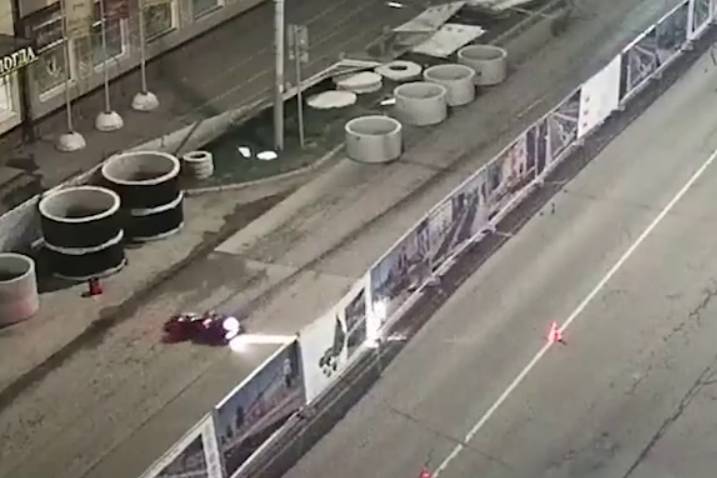 В Вологде байкер въехал в ограждение в зоне дорожных работ