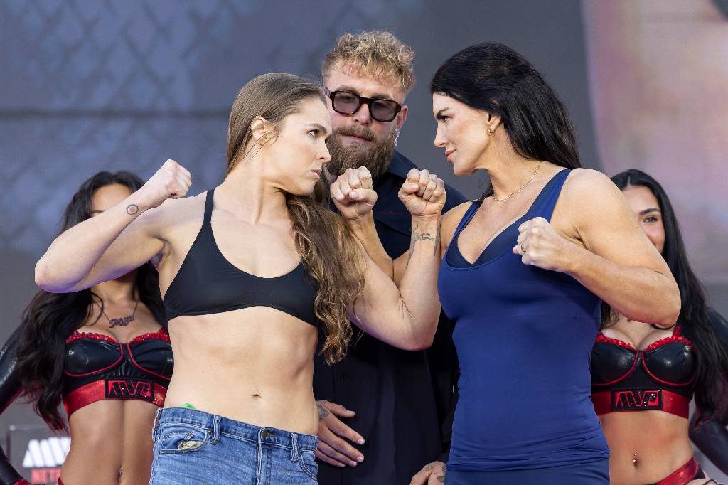 Секс-символ MMA вернулась в октагон спустя 17 лет и проиграла за 17 секунд