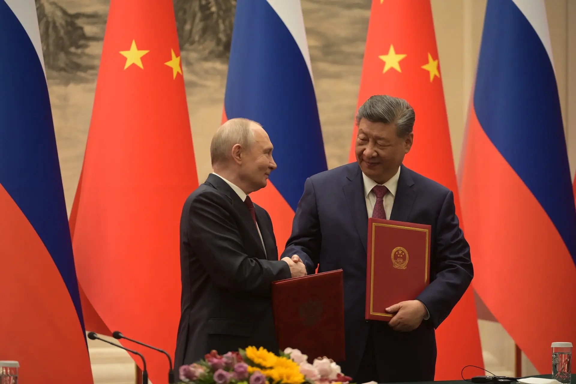Путин и Си завершили обсуждение чувствительных тем за чаем спустя 1,5 часа