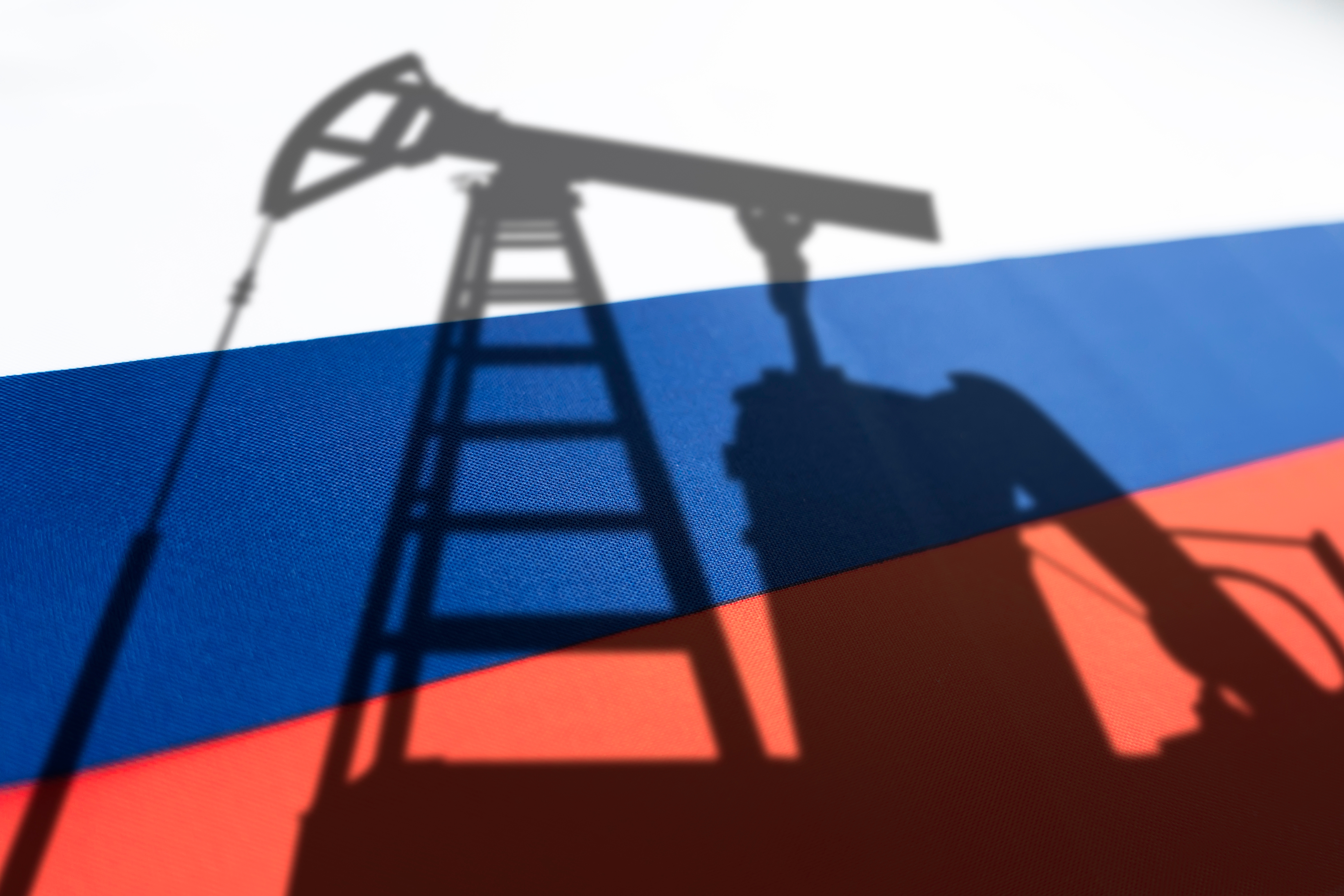 Британскому министру пришлось каяться из-за смягчения санкций против российской нефти