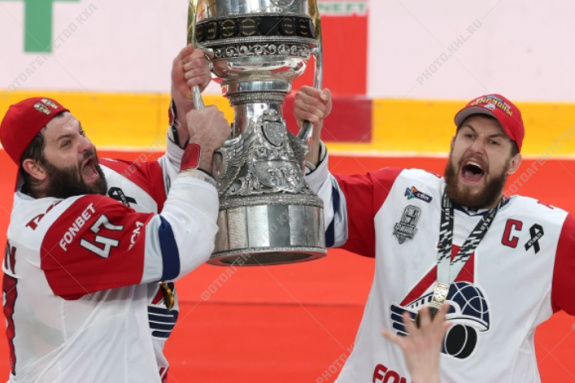 &laquo;Локо &mdash; чемпион&raquo;: Вся Россия поздравила ярославцев с победой в Кубке Гагарина