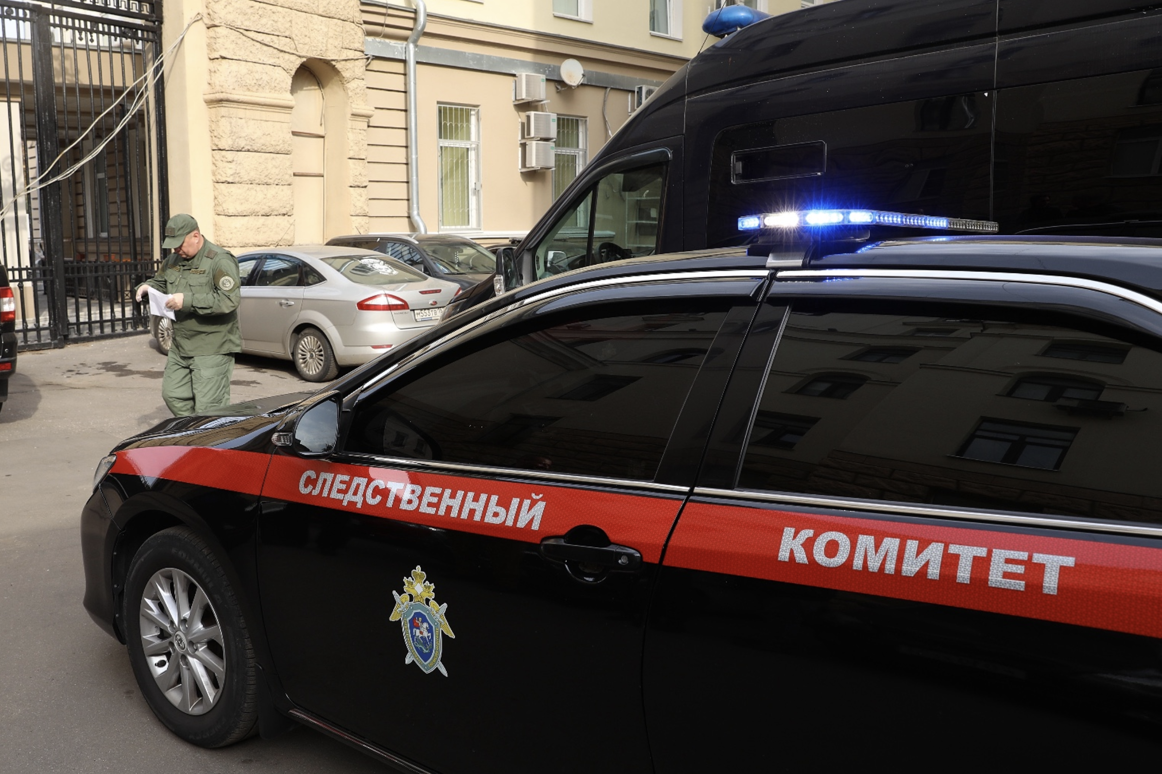 Адвокат обещал за 6 миллионов закрыть дело клиентки и сам попал под следствие