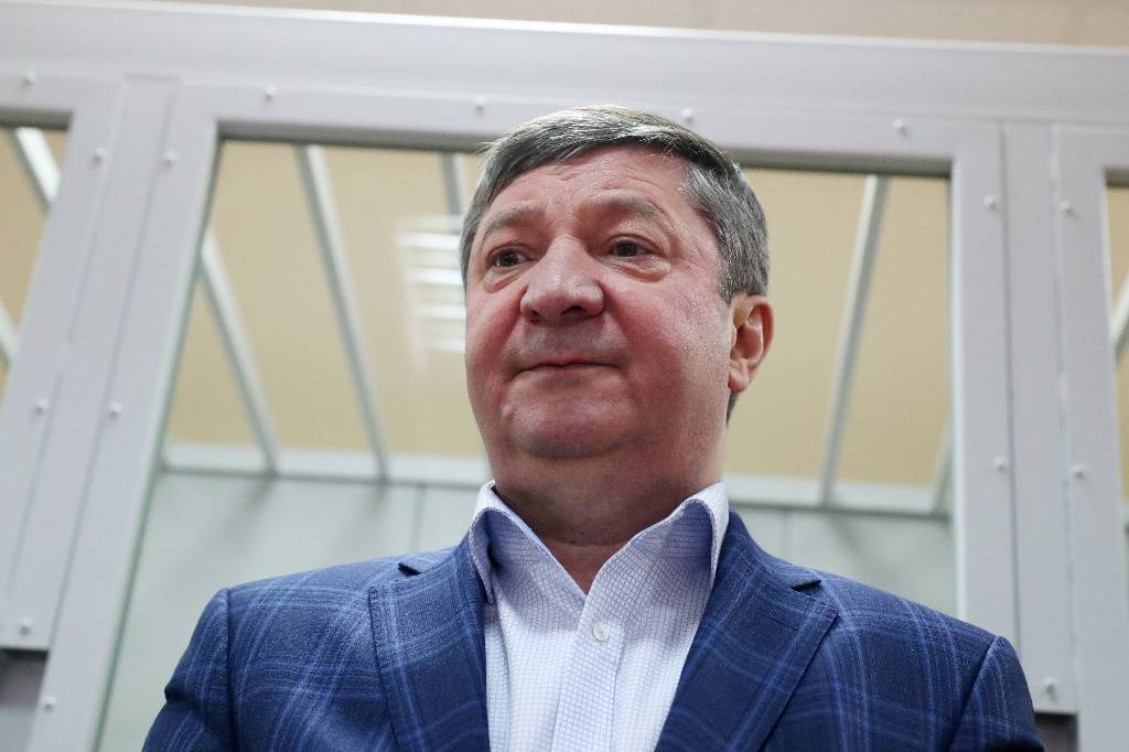 Суд ужесточил приговор экс-замглавы Генштаба ВС РФ Арсланову до 19 лет