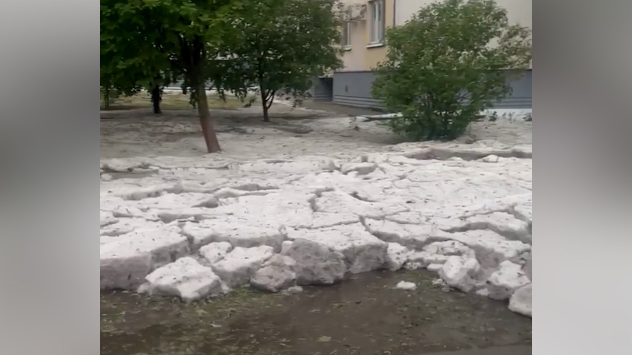 В Белгороде после мощного града начался &laquo;ледниковый период&raquo; во дворах