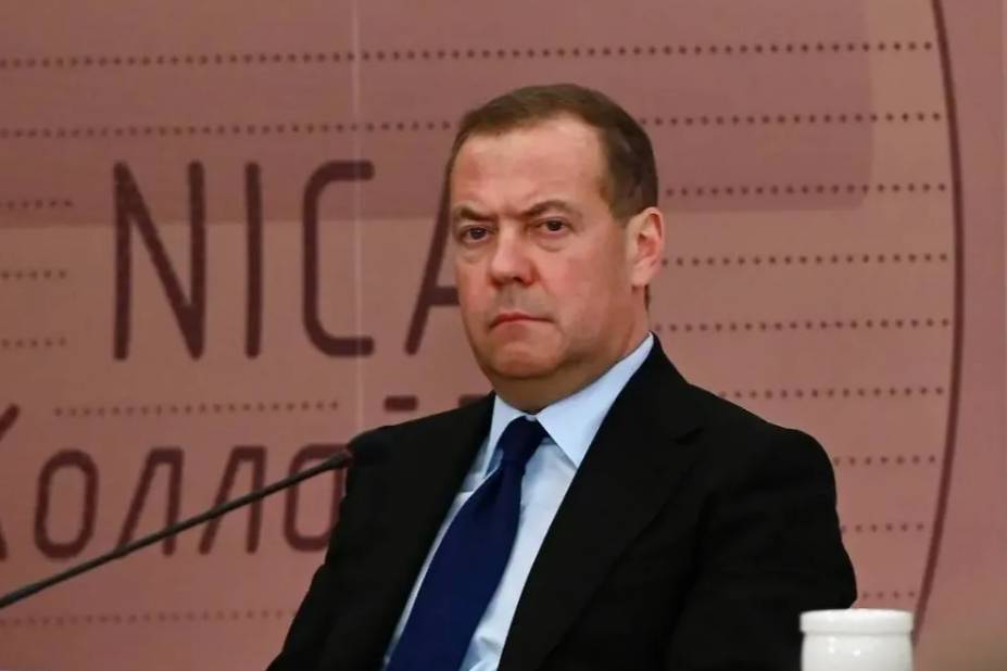 &laquo;Пускай всё горит&raquo;: Медведев раскрыл циничный план Киева по вымогательству денег у Запада