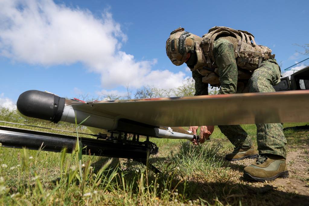 &laquo;Саркофаг&raquo; не помог: FPV-дрон ювелирно разнёс суперзащищённую подстанцию под Сумами