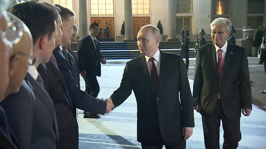 Путин завершил визит в Казахстан, Токаев проводил его в аэропорту