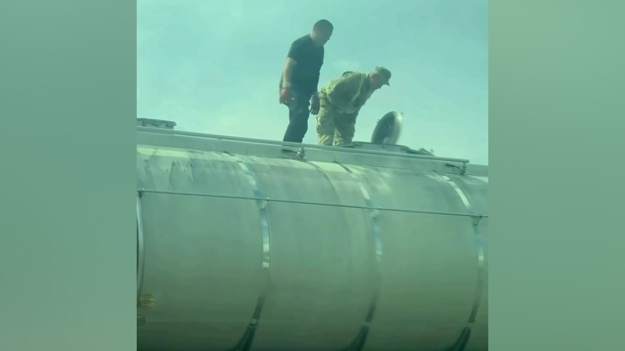 На Украине полицейские начали искать уклонистов в автоцистернах
