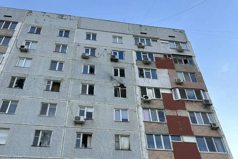 Украинский беспилотник попал в многоквартирный жилой дом в Энергодаре