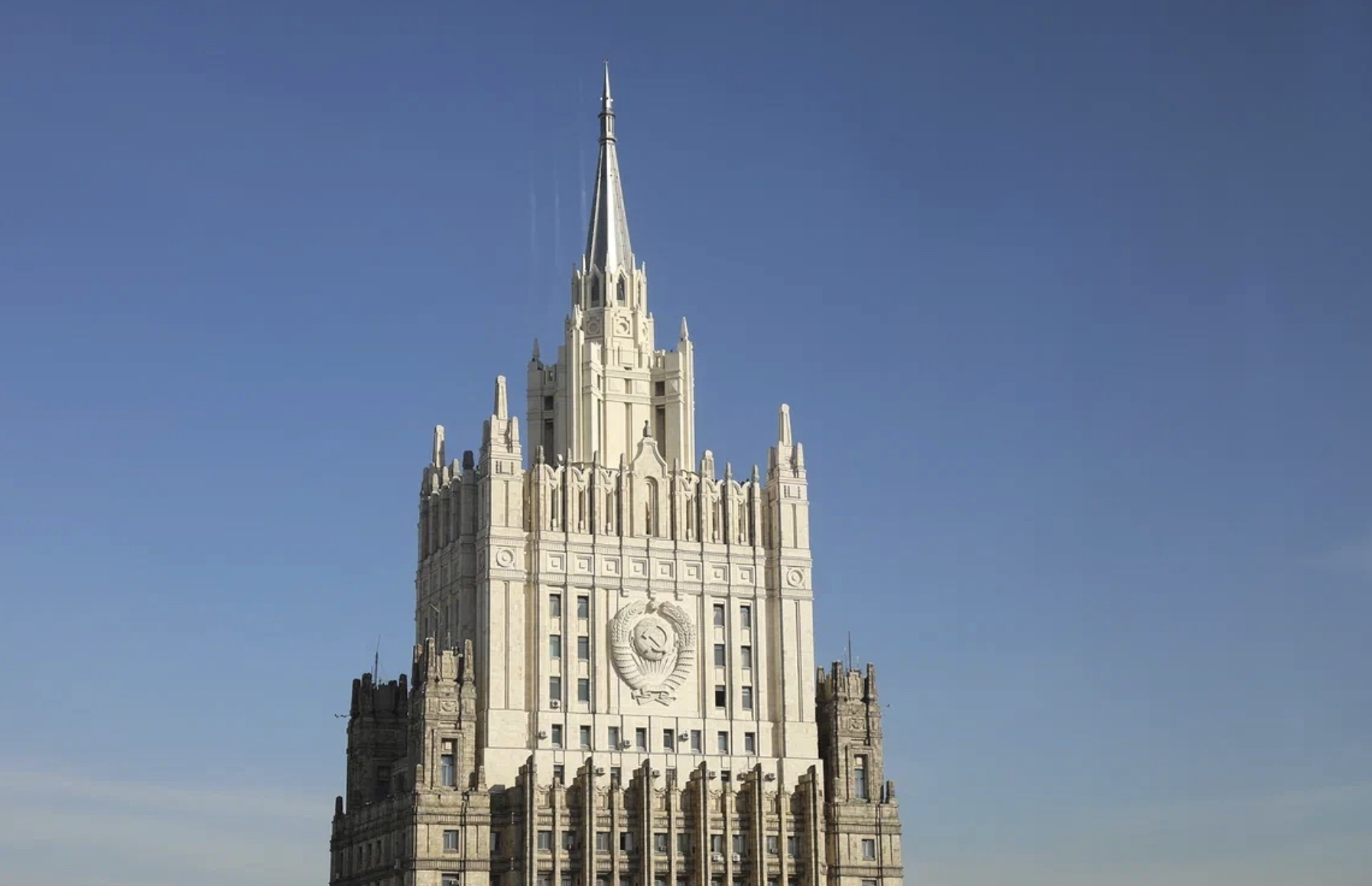 МИД РФ: Москва возмущена предоставлением в Армении &laquo;трибуны&raquo; Зеленскому