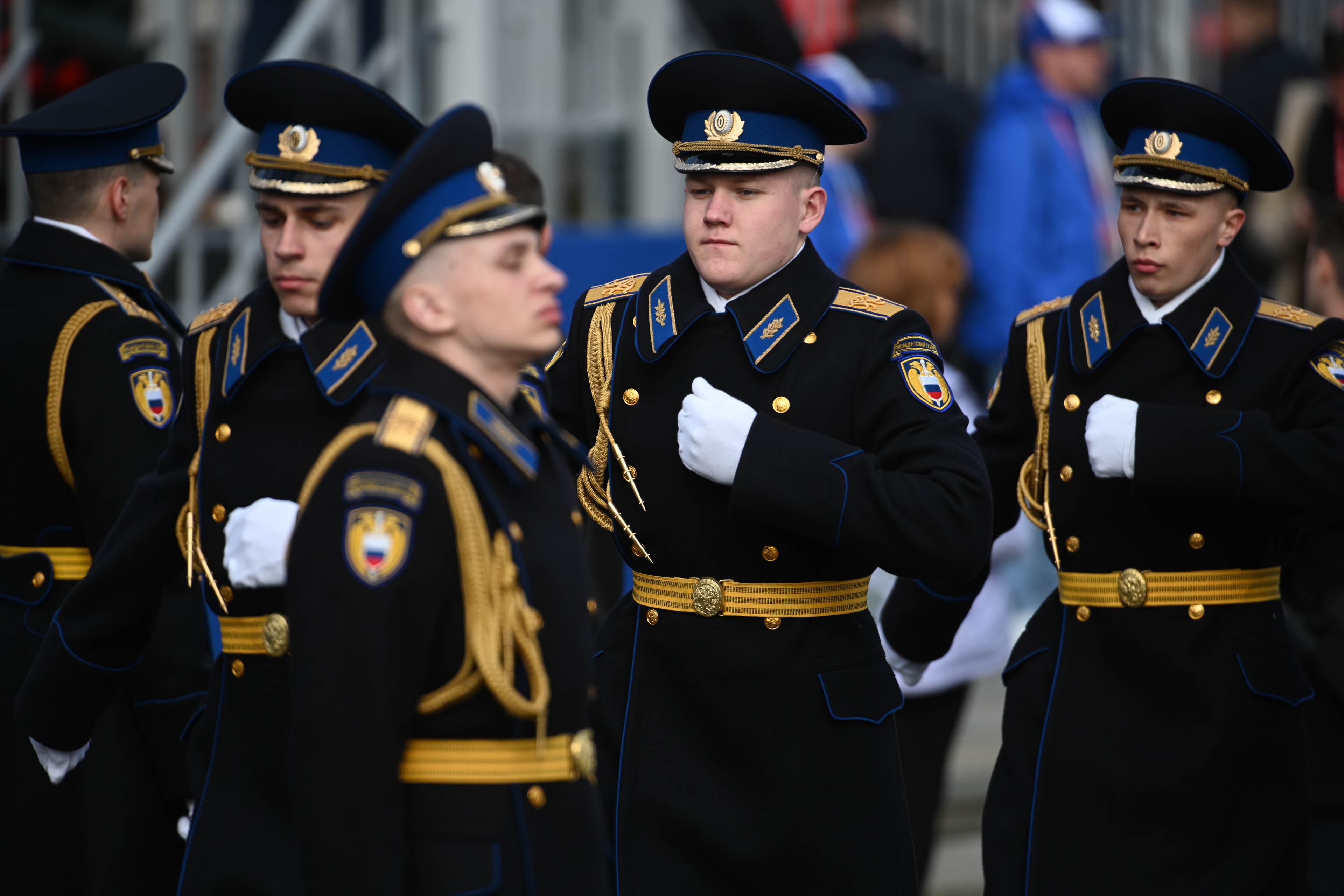 Более тысячи военных прошли маршем на Параде Победы в Санкт-Петербурге