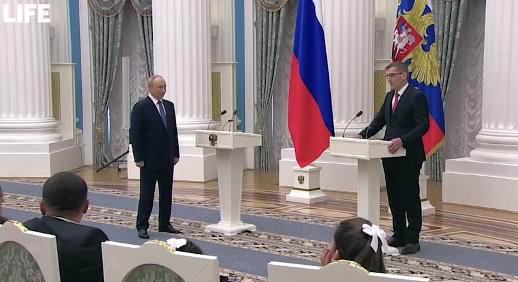 &laquo;Победа будет за нами!&lrm;&raquo; Французский русофил и отец 10 детей подарил Путину статую Богоматери