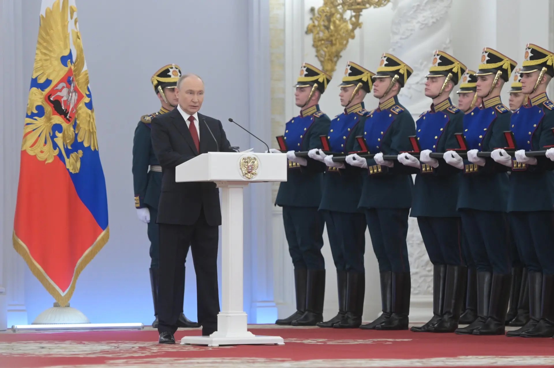 Путин назвал важную задачу государства &mdash; помочь молодёжи найти себя